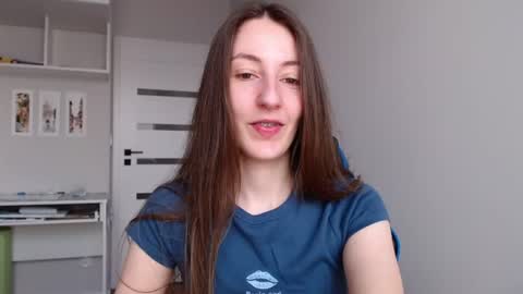 Snapshot of sweetheart_77 chatting on June 22, 2026, 8:33 am Emma online show from June 22, 2026, 8:33 am