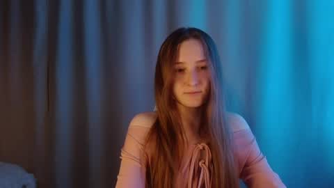 Snapshot of sweetie_lover chatting on June 7, 2026, 8:23 pm Annie online show from June 7, 2026, 8:23 pm