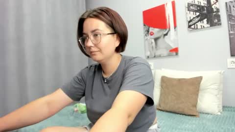 ROZZY online show from June 26, 2026, 1:43 am