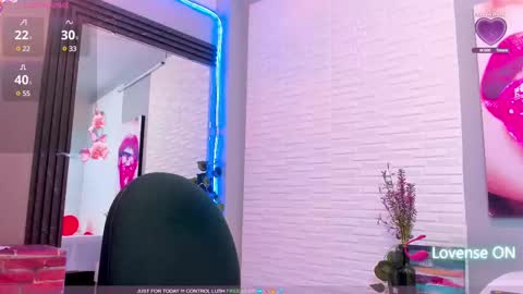 Snapshot of sweetieandjuiicy chatting on February 18, 2025, 2:27 pm Call me Nataly  online show from February 18, 2025, 2:27 pm