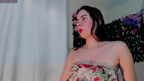 Snapshot of sweetieandjuiicy chatting on June 2, 2026, 6:21 pm Call me Nataly online show from June 2, 2026, 6:21 pm