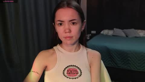 sweetieee_kira online show from April 3, 2026, 3:37 am