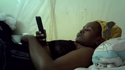 sweetielonglips online show from February 20, 2026, 8:05 am