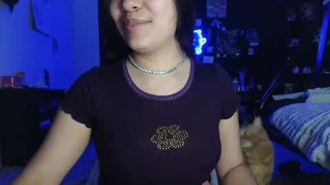Snapshot of sweetieslikebutter chatting on June 25, 2026, 5:07 am Blu Sweets online show from June 25, 2026, 5:07 am