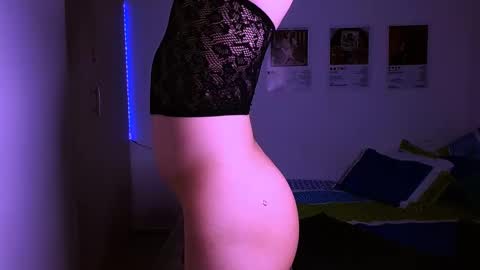 Snapshot of sweetjames2810 chatting on March 4, 2025, 8:49 pm SWEETJAMES online show from March 4, 2025, 8:49 pm