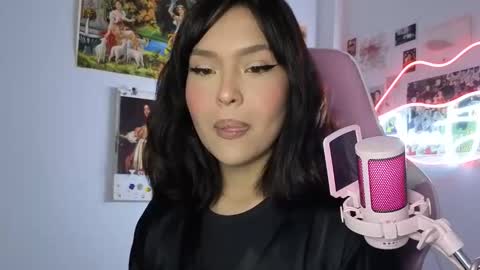 SweetJess online show from April 18, 2026, 7:45 am