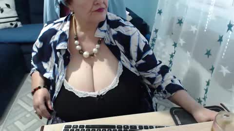 Snapshot of sweetladyrebeka chatting on May 3, 2026, 12:55 pm Rebeka online show from May 3, 2026, 12:55 pm