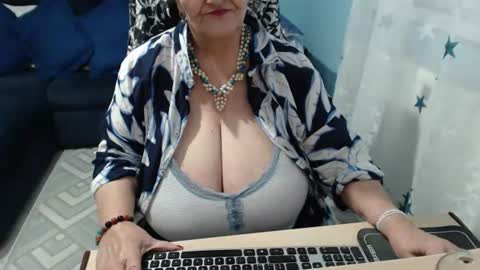 Snapshot of sweetladyrebeka chatting on July 2, 2026, 2:56 pm Rebeka online show from July 2, 2026, 2:56 pm