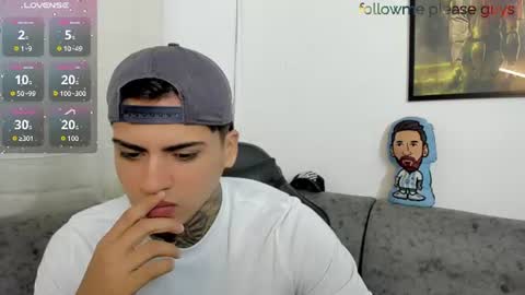 Snapshot of sweetlatinoboy chatting on June 9, 2026, 12:06 pm SWEETLATINBOY online show from June 9, 2026, 12:06 pm