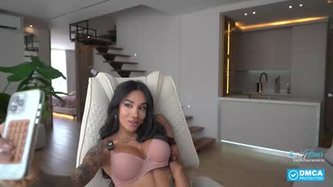 Snapshot of sweetlaurasaenz chatting on September 14, 2025, 3:11 pm Laura Saenz  Geminis online show from September 14, 2025, 3:11 pm