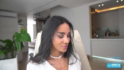 Snapshot of sweetlaurasaenz chatting on October 5, 2025, 3:32 pm Laura Saenz  Geminis online show from October 5, 2025, 3:32 pm