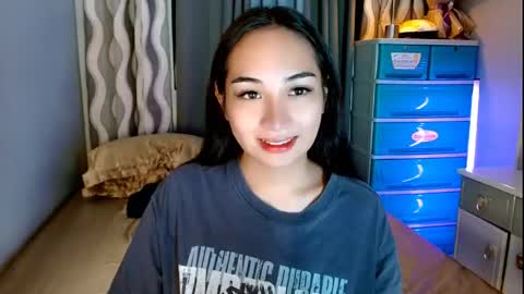 Snapshot of sweetlilly_18 chatting on June 4, 2026, 5:57 am Lilly online show from June 4, 2026, 5:57 am