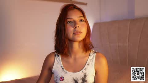 Snapshot of sweetlittlevenus chatting on April 21, 2026, 9:39 pm Venus online show from April 21, 2026, 9:39 pm