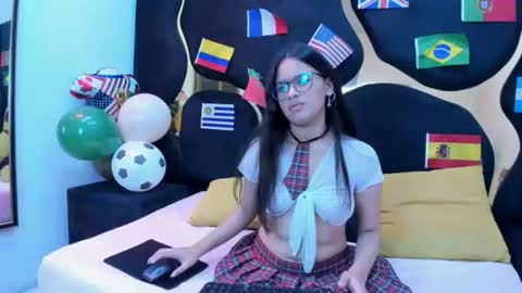 sweetluna2 online show from June 14, 2026, 9:06 pm