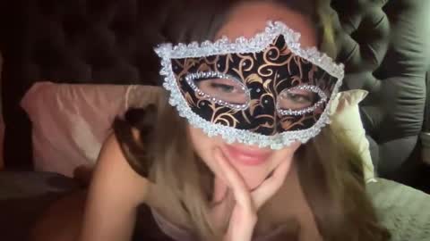 Misty online show from November 12, 2025, 4:46 am