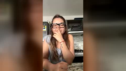 Snapshot of sweetmom1 chatting on July 27, 2026, 4:14 pm Monic online show from July 27, 2026, 4:14 pm