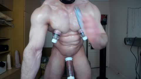 Snapshot of sweetmuscles_boy chatting on June 30, 2026, 3:40 am Lorenzo online show from June 30, 2026, 3:40 am
