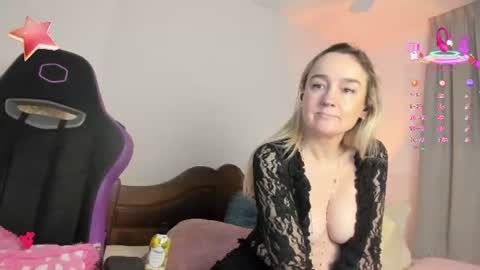 Snapshot of sweetnina_wet chatting on August 1, 2026, 10:08 pm Sweetnina online show from August 1, 2026, 10:08 pm