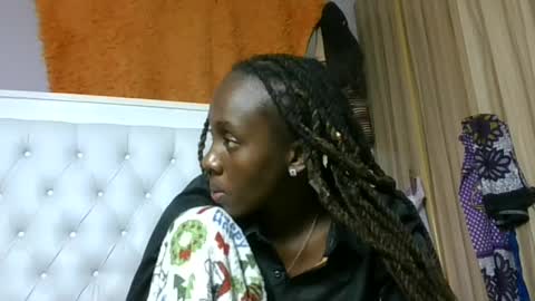 Novah girlie online show from June 25, 2026, 8:35 pm