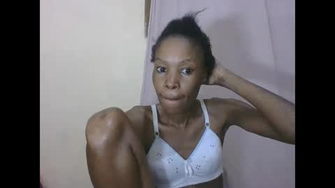 ESTHER online show from June 4, 2026, 1:33 am