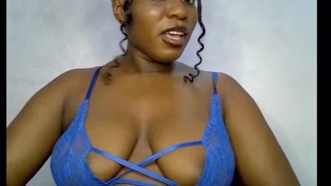 Snapshot of sweetpetitgirl chatting on March 5, 2026, 8:05 pm LILY BRANDY online show from March 5, 2026, 8:05 pm