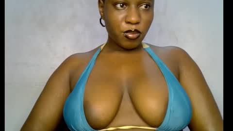 Snapshot of sweetpetitgirl chatting on March 21, 2026, 8:52 am LILY BRANDY online show from March 21, 2026, 8:52 am