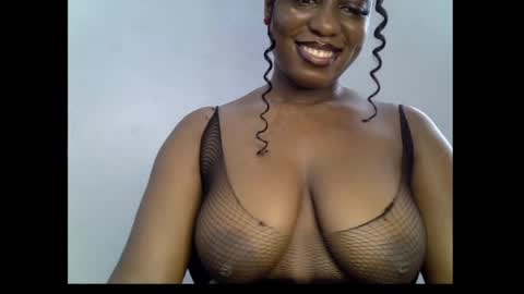 Snapshot of sweetpetitgirl chatting on April 19, 2026, 8:24 am LILY BRANDY online show from April 19, 2026, 8:24 am
