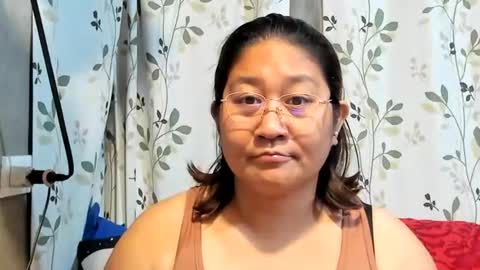 Snapshot of sweetpilipina88 chatting on December 1, 2025, 11:37 am MIA online show from December 1, 2025, 11:37 am