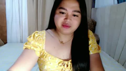 Snapshot of sweetprincess_athena chatting on March 27, 2026, 9:03 pm Princess Ella online show from March 27, 2026, 9:03 pm
