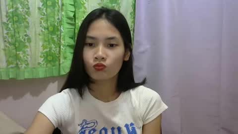 Mia online show from February 23, 2025, 12:27 pm