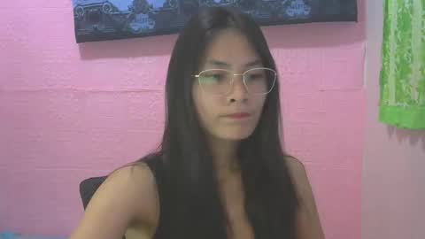 Mia online show from October 17, 2025, 2:48 am