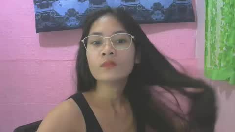 Mia online show from October 18, 2025, 2:14 am
