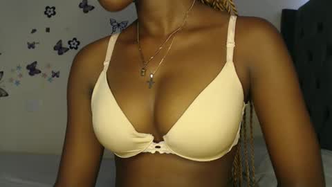 Snapshot of sweetsinxx1 chatting on September 9, 2025, 11:21 am Sweetsinxx1 online show from September 9, 2025, 11:21 am