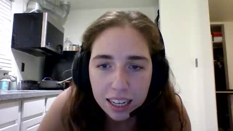 Snapshot of sweetsocalgirl chatting on January 4, 2025, 1:42 am sweetsocalgirl online show from January 4, 2025, 1:42 am