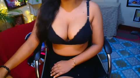 SweetSour online show from September 13, 2025, 9:25 pm