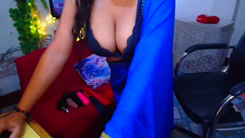 SweetSour online show from November 30, 2025, 2:26 am