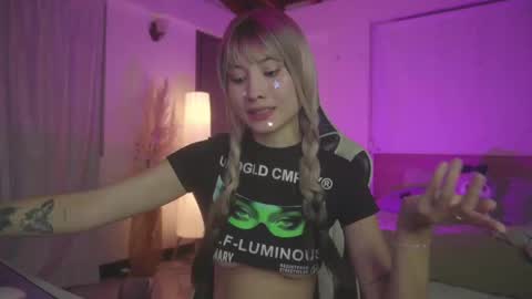 Cat independent model  online show from March 6, 2025, 4:41 am