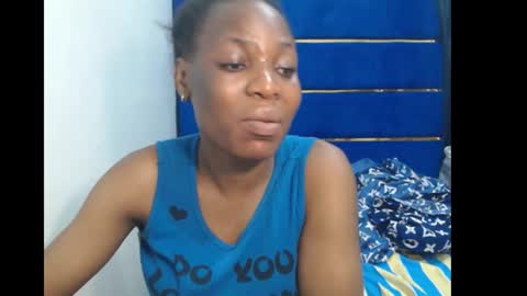 Snapshot of sweetxxpie chatting on September 21, 2025, 8:43 pm Sweetxxpie online show from September 21, 2025, 8:43 pm