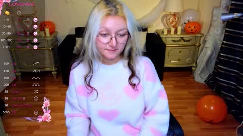 Hot Candy online show from October 21, 2025, 11:33 am
