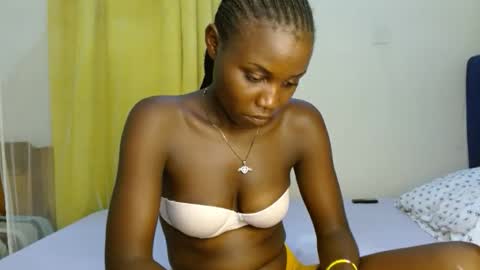 Snapshot of sweety_spixxy chatting on April 7, 2026, 10:42 pm Dolly online show from April 7, 2026, 10:42 pm