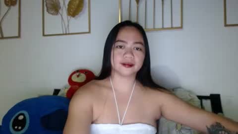 Snapshot of sweetyasian_ chatting on September 12, 2025, 2:17 pm stacey online show from September 12, 2025, 2:17 pm