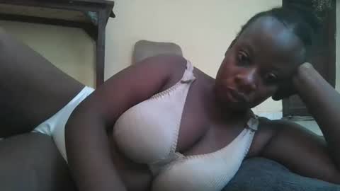 sweetyass25 online show from May 12, 2026, 5:48 am
