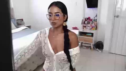 Snapshot of sweetyaya_ chatting on September 19, 2025, 5:57 pm yaya online show from September 19, 2025, 5:57 pm