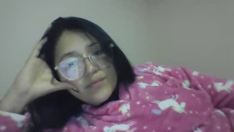 sweetyypeach online show from December 24, 2024, 6:55 am