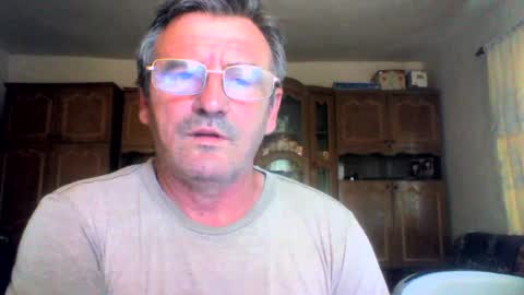 Snapshot of swergiu333 chatting on July 13, 2026, 8:50 am Raymond online show from July 13, 2026, 8:50 am