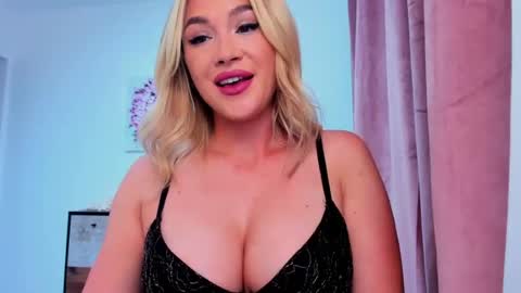 Snapshot of swetkatie chatting on June 3, 2026, 12:02 am Ecaterina online show from June 3, 2026, 12:02 am