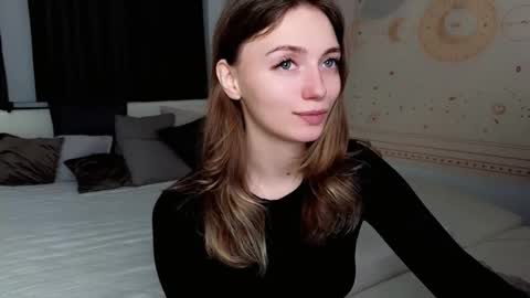 Snapshot of swettymolly chatting on October 6, 2025, 5:32 pm swettymolly online show from October 6, 2025, 5:32 pm