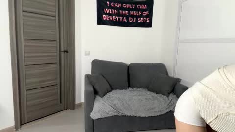 Mona online show from February 19, 2026, 5:09 pm