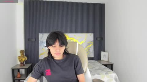 sylasfrost online show from December 3, 2025, 7:34 pm