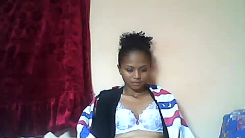 Snapshot of sylvaniah01 chatting on May 27, 2026, 3:03 am sylvaniah01 online show from May 27, 2026, 3:03 am